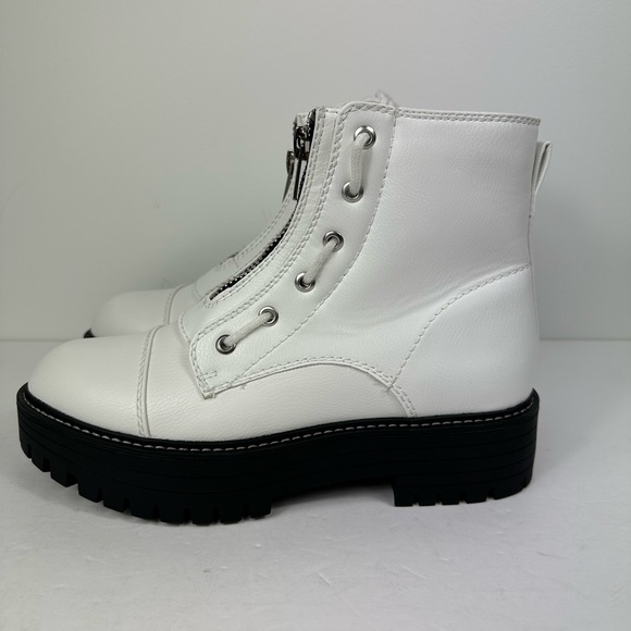 Sugar Shoes - Women’s Sugar White Round Tow Block Combat Boots Size 8.5